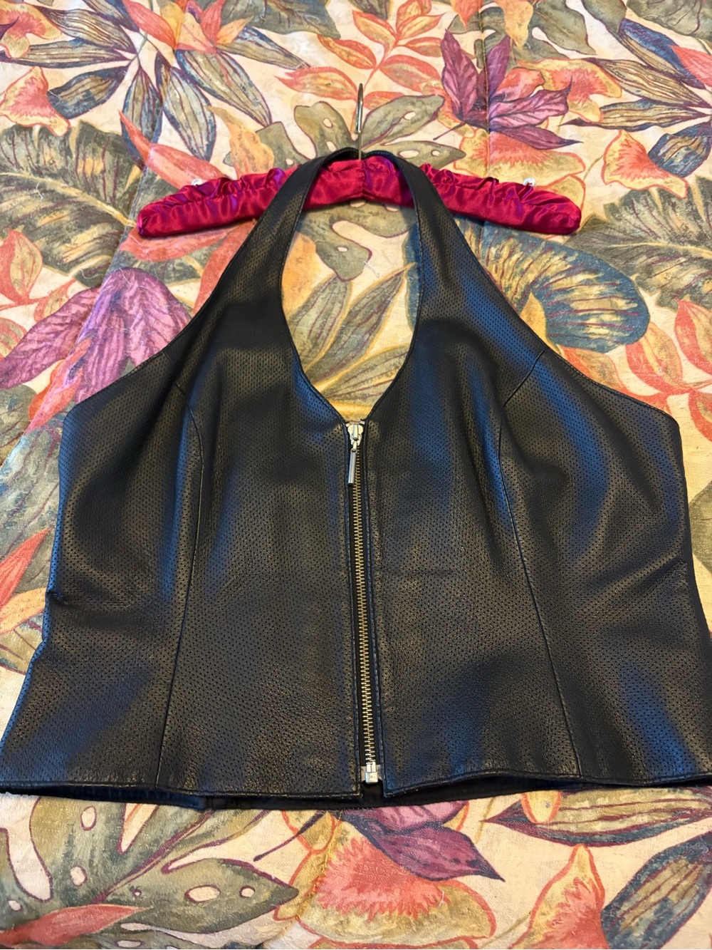 Vintage Wilson’s 100% Leather Black Halter Zip-Front XL Top - Picture 2 of 12